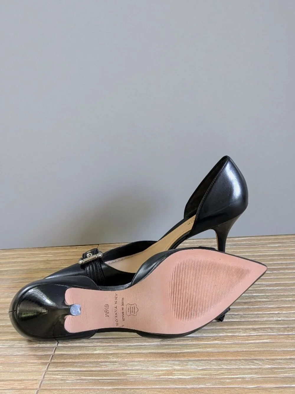 NWOB Ann Taylor Leather pointed-toe Pumps Black 6.5